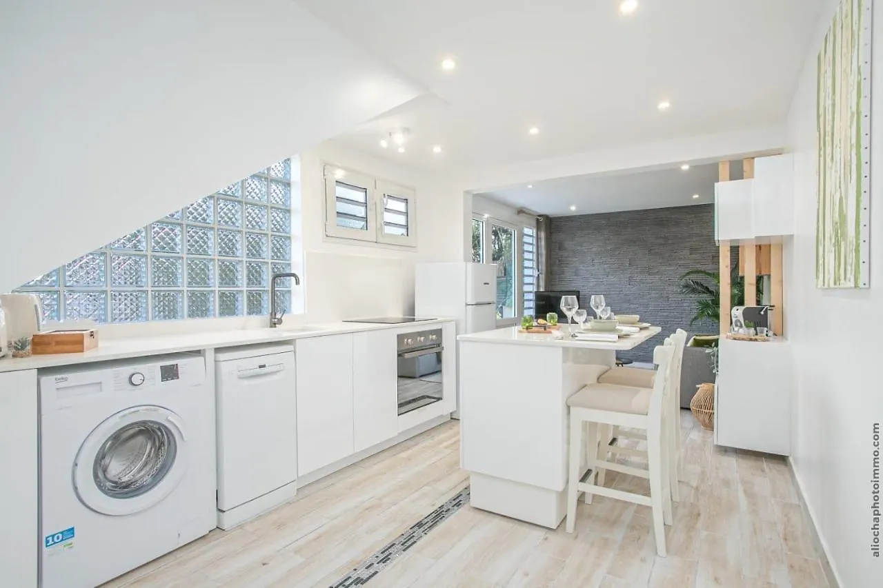 Au Roseau Des Indes Appt Avec Piscine Jardin Et Fibre Apartment Les Trois-Ilets