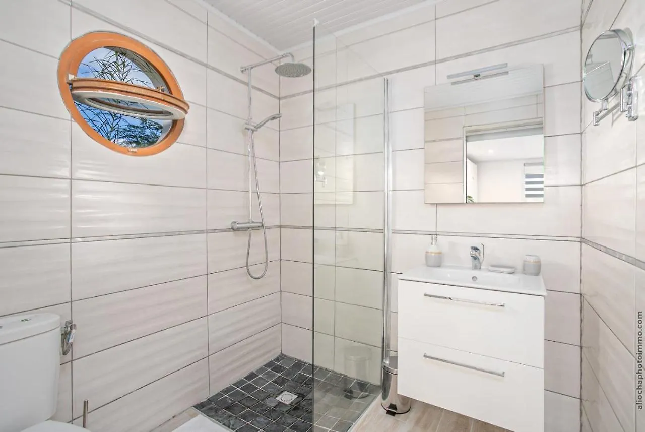 Au Roseau Des Indes Appt Avec Piscine Jardin Et Fibre Apartment Les Trois-Ilets