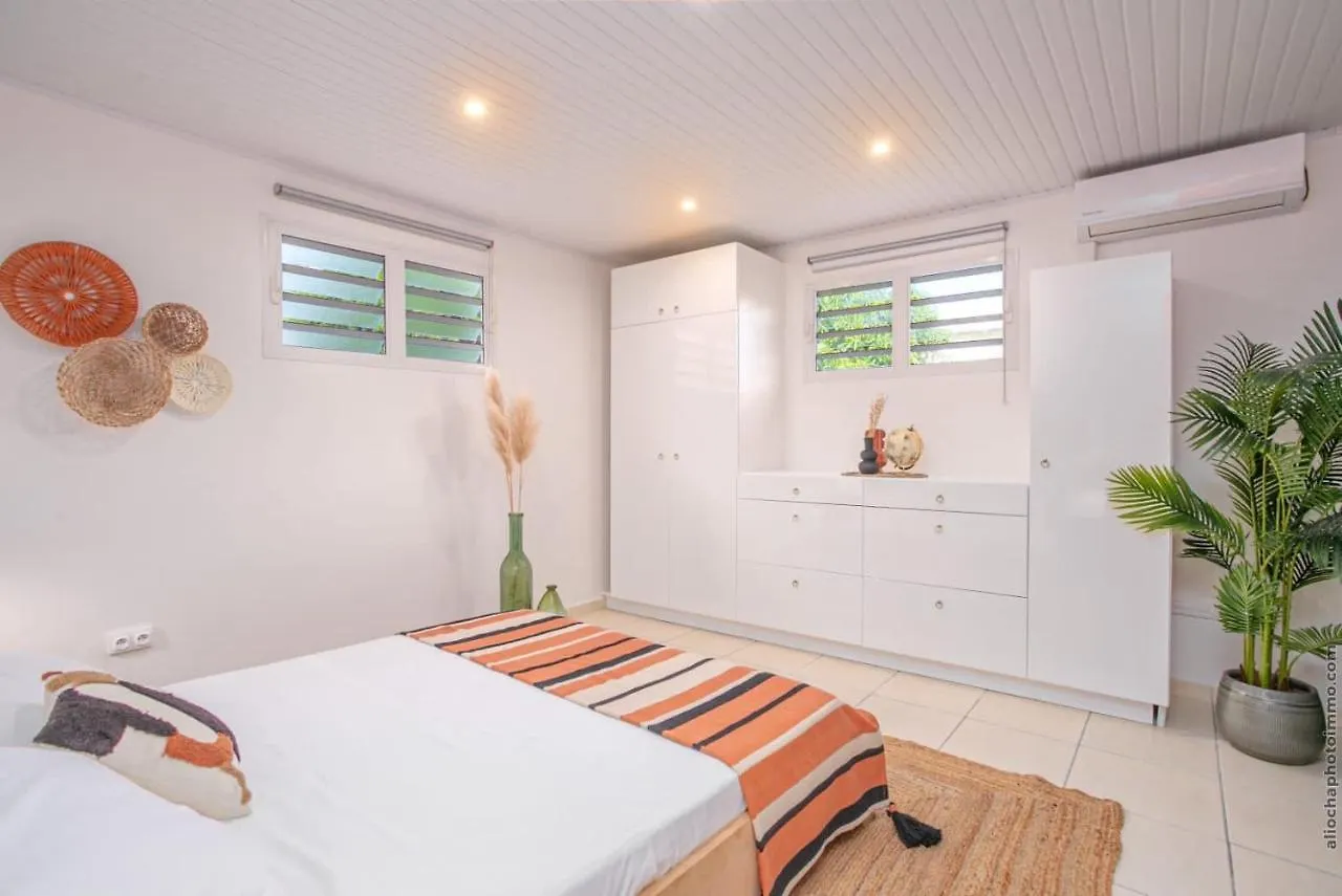 Au Roseau Des Indes Appt Avec Piscine Jardin Et Fibre Apartment Les Trois-Ilets